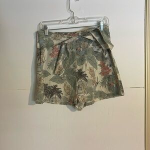 C & C California shorts 100% linen. Women’s size 4